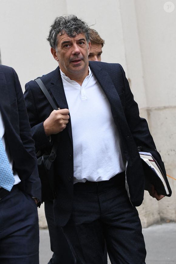 pour lesquelles il a fait appel de sa condamnation,

Exclusif - Stéphane Plaza arrive à la Maison de la Chimie à Paris avec ses avocats pour donner une conférence de presse le 5 juin 2025.
©Agence / Bestimage