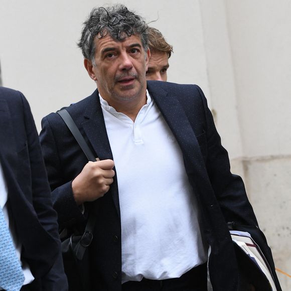 pour lesquelles il a fait appel de sa condamnation,

Exclusif - Stéphane Plaza arrive à la Maison de la Chimie à Paris avec ses avocats pour donner une conférence de presse le 5 juin 2025.
©Agence / Bestimage