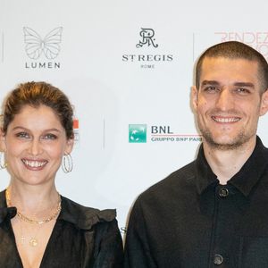 Laetitia Casta et Louis Garrel au photocall de L'Homme fidèle (A Faithful Man) à Rome, en Italie, le 5 avril 2019. Photo by ABACAPRESS.COM