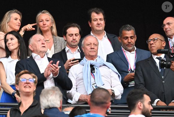 Jean-Michel Aulas avec Bernard Lacombe et Sonny Anderson (lyon) et Philippe Diallo (fff) - Match de Football de Ligue 1 Uber Eats Olympique Lyonnais vs Stade de Reims (3-0) au Groupama Stadium à Lyon, France le 27 Mai 2023.

© Frédéric Chambert / Panorami / Bestimage
