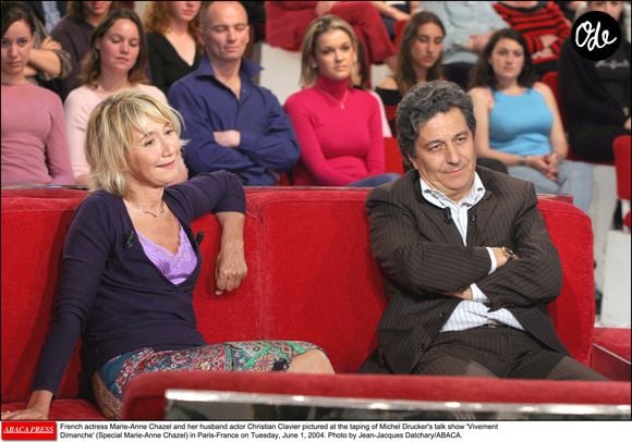Marie-Anne Chazel et Christian Clavier, photographiés lors de l'enregistrement de l'émission de Michel Drucker "Vivement Dimanche" à Paris, en France, le mardi 1er juin 2004. Photo de Jean-Jacques Datchary/Abaca