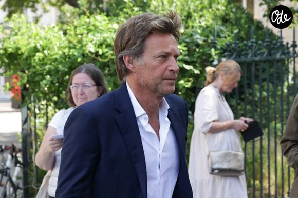 Laurent Delahousse assistant aux obsèques de Philippe Labro à l'église Saint-Germain-des-Prés à Paris, en France, le 13 juin 2025. Labro, journaliste prolifique, auteur, réalisateur et compositeur, est décédé d'un cancer le 4 juin à l'âge de 88 ans. Photo de Nasser Berzane/ABACAPRESS.COM