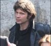 "Il partage sa vie depuis plusieurs années avec une compagne dont l’identité est inconnue", indique le journal.
Bertrand Cantat aux obsèques d'Alain Bashung.
CYRIL MOREAU / BESTIMAGE