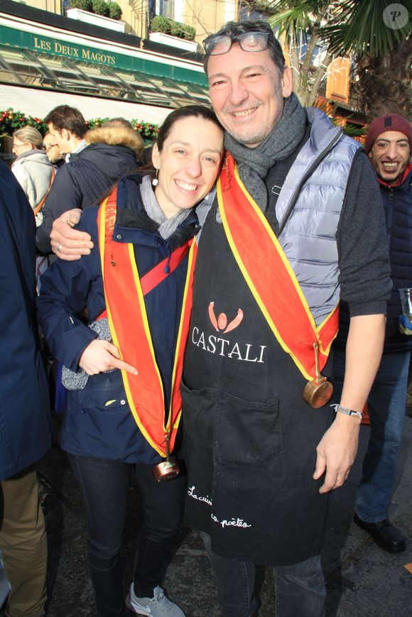 Exclusif - La boulangère Apollonia Poilâne et guest - Pour l'Epiphanie 2020, les plus grands chefs nous donnent rendez-vous pour partager "La galette du coeur la galette des chefs" au profit intégral d'une maladie orpheline, les Pseudo-obstruction intestinale chronique sur la Place Saint-Germain des Prés à Paris, France, le 4 janvier 2020. © Philippe Baldini/Bestimage