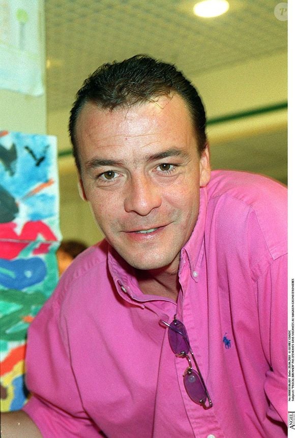 Pascal Brunner au magasin Casino d'Asnières "Portrait", le 29 juin 2001 COADIC GUIREC / BESTIMAGE