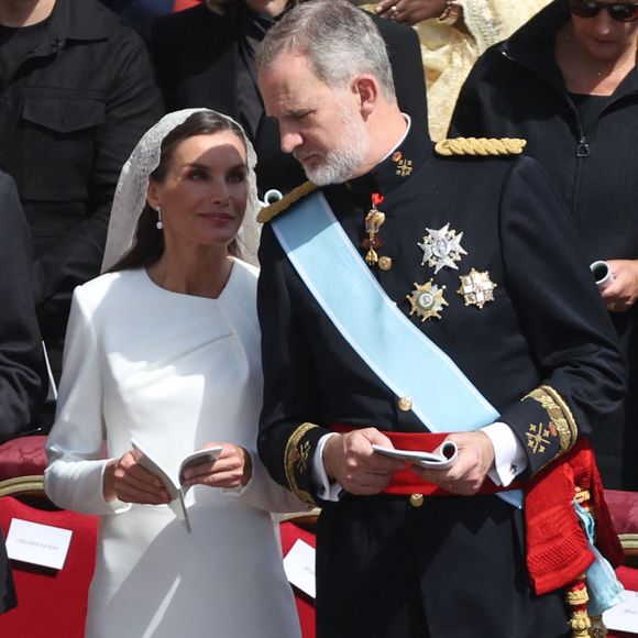 Le roi Felipe d'Espagne et la reine Letizia d'Espagne lors de la messe d'inauguration du pape Léon XIV sur la place Saint-Pierre le 18 mai 2025 au Vatican. Le pape Léon XIV (anciennement cardinal Robert Francis Prevost) a présidé sa messe d'inauguration sur la place Saint-Pierre après son élection le 8 mai. Photo by Marco Iacobucci/IPA/ABACAPRESS.COM