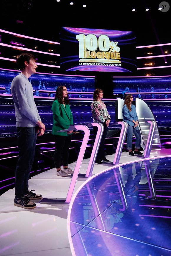 Exclusif - Les finalistes lors de l'enregistrement de l'émission "100% logique" présentée par C. Feraud et qui sera diffusée le le 4 octobre 2025 sur France 2 au studio du Lendit à Saint-Denis, France, le 12 mars 2025. © Christophe Clovis/Bestimage