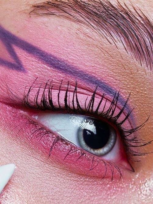 EyeMaxing : Découvrez cette nouvelle tendance make-up, prisée des professionnels, qui permet de mettre en valeur son regard