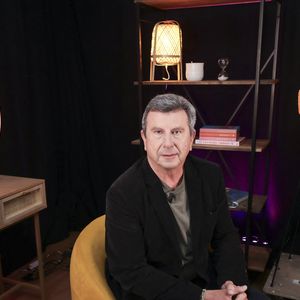 Pascal Bataille en interview pour "En privé avec", format original de Webedia © Jack Tribeca/Bestimage