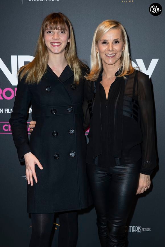 De son vrai nom, Laetitia Hugues est chanteuse.
Laurence Ferrari et sa fille Laëtitia Hugues à la projection du film documentaire "Wonder Boy - Né Sous X" à l'Assemblée Nationale à Paris, le 27 novembre 2019. © Olivier Borde/Bestimage