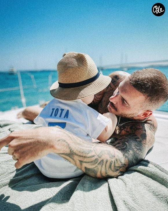 M. Pokora avec son fils Isaiah en vacances. Juillet 2020. Capture d'écran Instagram