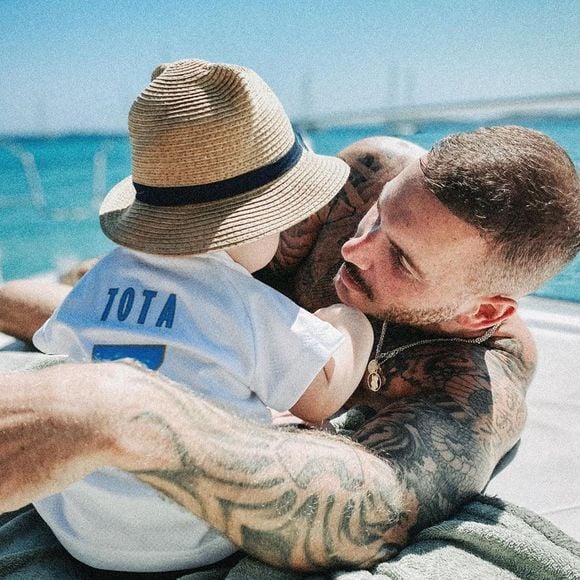 M. Pokora avec son fils Isaiah en vacances. Juillet 2020. Capture d'écran Instagram