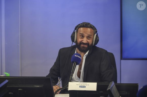 Exclusif - Cyril Hanouna sur le plateau de de l’émission « On Marche Sur La Tête » présentée par C.Hanouna et diffusée en direct sur Europe 1 à Paris le 29 avril 2025. © Jack Tribeca/Bestimage