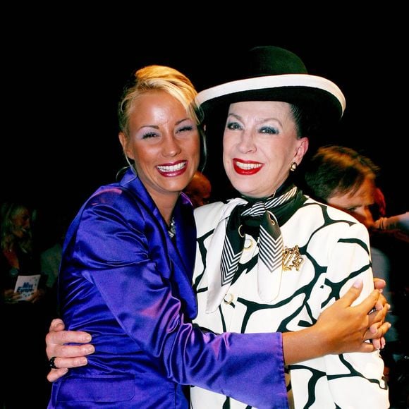 Élodie Gossuin et Geneviève de Fontenay à la conférence de presse Miss Europe.  

©BestImage