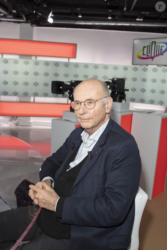 Exclusif - Boris Cyrulnik - Enregistrement de l'émission "Clique", présentée par M.Achour et diffusée en clair sur Canal + le 7 mars 2021. Le 5 mars 2021
© Jack Tribeca / Bestimage