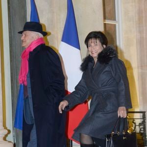 Pierre Nora et Anne Sinclair arrivent au Palais de l'Elysée a Paris le 9 decembre 2013. L'historien Pierre Nora a été décoré Grand officier de la Légion d'honneur par le président François Hollande. AGENCE / BESTIMAGE