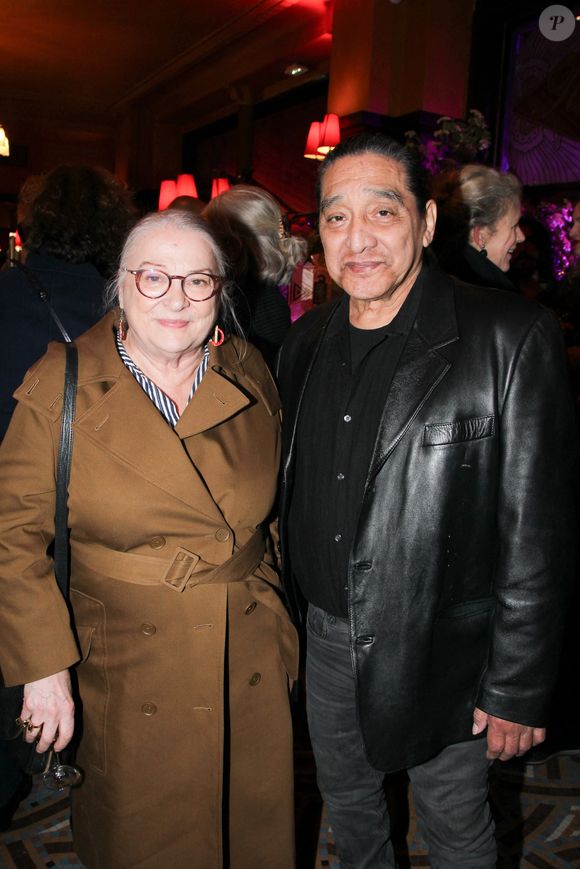 Des "Bronzés" à "Gazon maudit", sa carrière traverse les décennies sans faiblir. Une longévité qui lui a assuré une solide stabilité financière.

Josiane Balasko et son mari George Aguilar lors du prix de la Closerie des Lilas à Paris le 6 mai 2025.

© Philippe Baldini / Bestimage