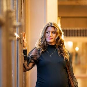 Marlène Schiappa, enceinte (présidente de "Actives") lors du dîner des femmes cheffes d'entreprises organisé par l'ONG "Actives" avec le soutien de L'Oréal, LinkedIn et Tilder au Trianon à Paris le 23 septembre 2025.

Photo : Pierre Perusseau / Bestimage