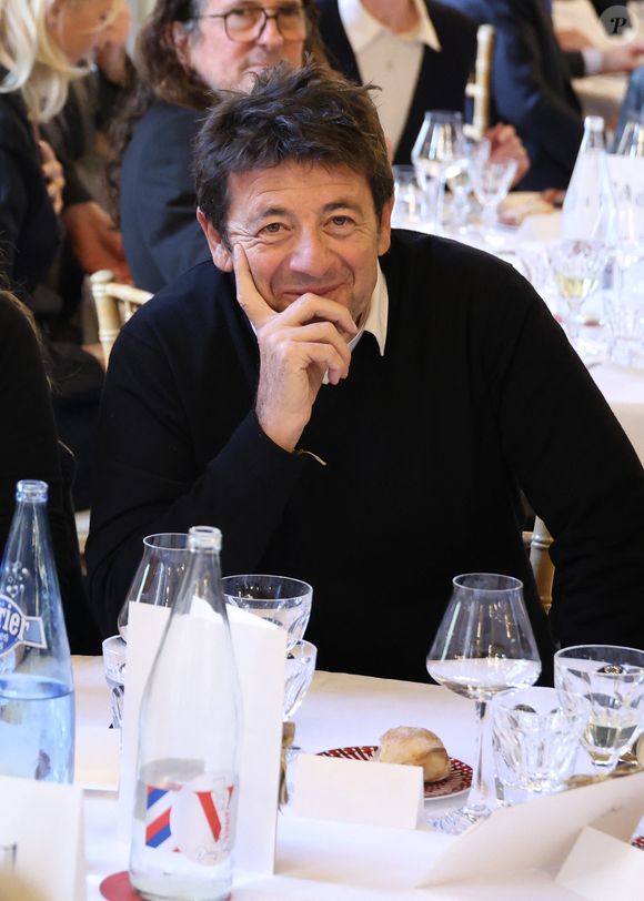 Patrick Bruel lors de la nomination de Stéphane Bern comme Pape du Patrimoine lors de la Saint Clément au restaurant Alain Ducasse Baccarat, à Paris, France, le 20 novembre 2025. © Denis Guignebourg/Bestimage