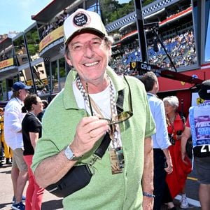 Jean-Luc Reichmann dans les paddocks du Formula 1 Louis Vuitton Grand Prix de Monaco 2026, le 6 juin 2026. 

© Bruno Bebert/Bestimage