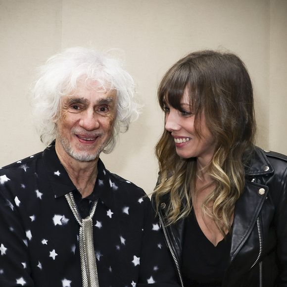 Exclusif - Louis Bertignac, son épouse Laetitia, Backstage du concert au Trianon Paris et diffusé en direct sur Olympia TV, à Paris, France, le 18 janvier 2025. © Jack Tribeca/Bestimage