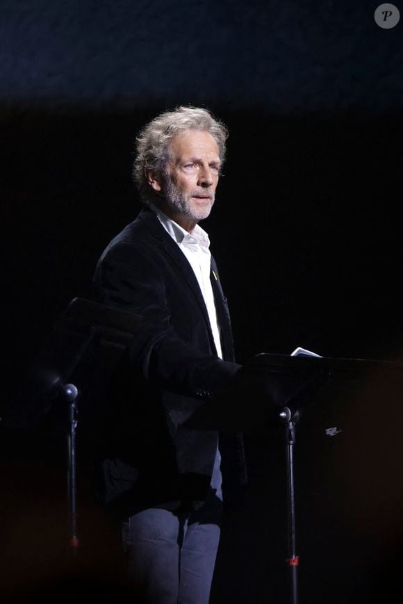 Stéphane Freiss lors d'une cérémonie organisée par le Conseil des institutions juives de France (CRIF) en hommage aux victimes des attentats du Hamas du 7 octobre 2023 contre Israël, à l'occasion du premier anniversaire de l'événement, à Paris, le 7 octobre 2024.

© Jack Tribeca / Bestimage