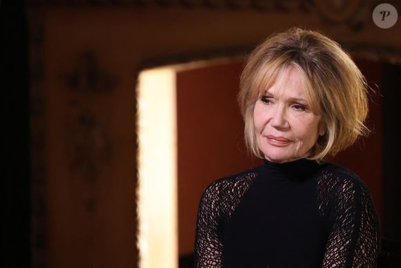 "Je viens de rompre avec un amoureux, parce qu'on n'arrivait pas à se voir", a-t-elle ainsi déclaré

Exclusif - Clémentine Célarié lors de l'enregistrement de l'émission "Olympiascope" au théâtre Antoine, présentée par B.Montiel et diffusée le 2 mai 2025 sur Olympia TV, au théâtre Antoine à Paris, France, le 18 février 2025. © Denis Guignebourg/Bestimage