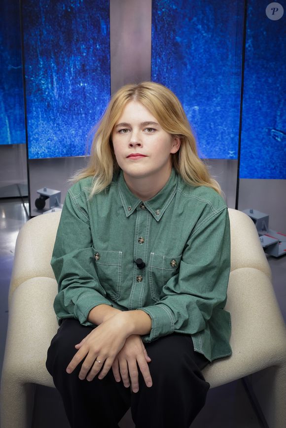 Exclusif -  Zaho de Sagazan sur le plateau de  Clique présenté par M.Achour, et diffusé sur Canal + le  20 octobre 2025, Paris, France, le 14 octobre 2025. © Jack Tribeca / Bestimage
