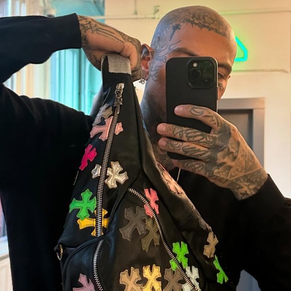 Comme le remarque le New York Times, il a un look très particulier

Vincent Ferraro sur Instagram