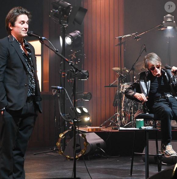 Jacques Dutronc et Thomas Dutronc en showcase de leur tournée "Dutronc & Dutronc" au Centre Evénementiel de Courbevoie le 11 avril 2022. © Coadic Guirec/Bestimage