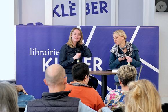 L'auteure française Aurélie Valognes rencontre ses lecteurs à la librairie Kleber le 
10 avril 2024, Strasbourg Nord-Est de la France.
Photo par Nicolas Roses/ABACAPRESS.COM