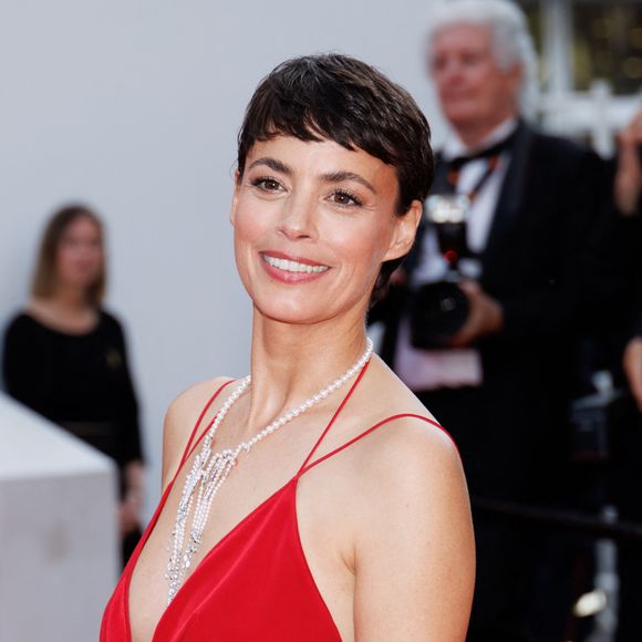 Bérénice Bejo - Montée des marches du film « La plus précieuse des marchandises  » lors du 77ème Festival International du Film de Cannes, au Palais des Festivals à Cannes. Le 24 mai 2024
© Jacovides-Moreau / Bestimage