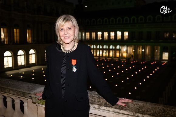 Chantal Ladesou - Rachida Dati remet à Chantal Ladesou les insignes de Chevalier de la Légion d'Honneur au ministère de la Culture à Paris le 2 février 2026. © Cyril Moreau / Bestimage