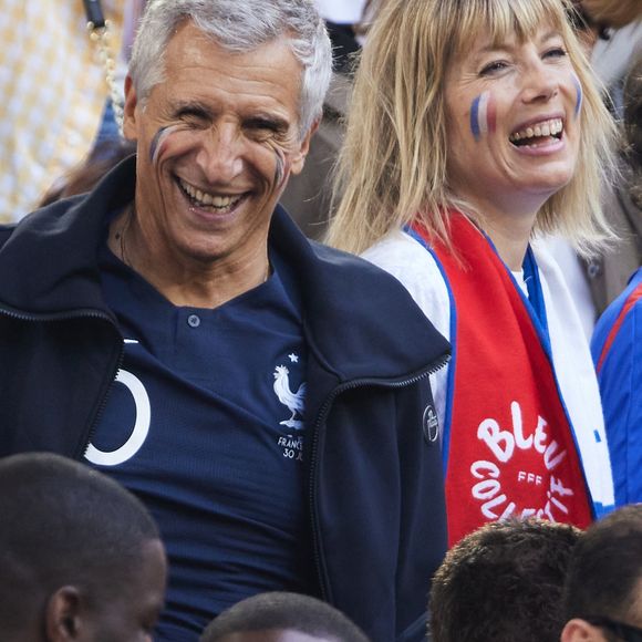 En interview pour "La Tribune du dimanche", l'animateur et producteur s'est exprimé sur le sujet

Nagui et sa femme Mélanie Page - Célébrités dans les tribunes du match du groupe D de l'Euro 2024 entre l'équipe de France face à l'Autriche (1-0) à Dusseldorf en Allemagne le 17 juin 2024. © Cyril Moreau/Bestimage