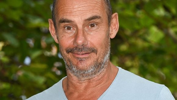 Bernard Campan en dit plus sur sa maison située dans les Yvelines qui a été son “radeau de sauvetage”