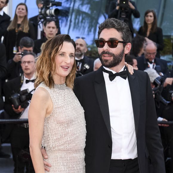 Camille Cottin reprend du service avec son rôle d’Andréa Martel, la célèbre agent de stars, dans la fiction "Dix pour cent".

Camille Cottin et Benjamin Mahon lors de la montée des marches du film "L’amour ouf" lors du 77ème Festival International du Film de Cannes, au Palais des Festivals à Cannes

SGP / BESTIMAGE