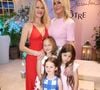 Les deux soeurs ont eu l'immense bonheur de devenir mères de deux fillettes à seulement quelques mois d'écart en 2018...

Adriana Karembeu, accompagnée de sa fille Nina, ainsi que sa sœur Natalia Sklenarikova, accompagnée de sa fille Nathalia et de sa filleule Albane, assistent au cocktail "Lenôtre by Adriana Karembeu" organisé au Pré Catelân à Paris le 29 avril 2025, à Paris, en France. Photo de Jérôme Domine/Abaca