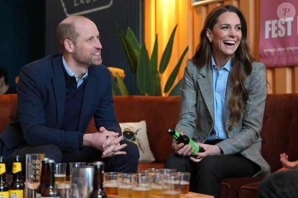 Le prince William, prince de Galles, et Catherine (Kate) Middleton, princesse de Galles, visitent la brasserie Southwark Brewing Company à Londres.
Kin Cheung/WPA-Pool/Julien Burton via Bestimage