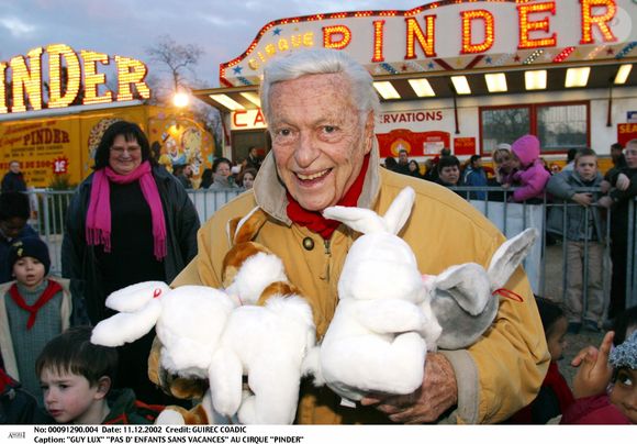Mais ensuite racheté, il y a quelques années déjà, par un couple vivant en région parisienne. 

Guy Lux - "Pas d'enfants sans vacances" au cirque Pinder, le 11 décembre 2002.
Bestimage