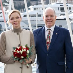 Le prince Albert II de Monaco et la princesse Charlène de Monaco assistent au petit-déjeuner organisé pour les aînés par la Croix-Rouge monégasque au Yacht Club de Monaco, le 12 décembre 2025, avec la participation du Ballet de Monte Carlo.

© Jean-Charles Vinaj / Pool Monaco / Bestimage