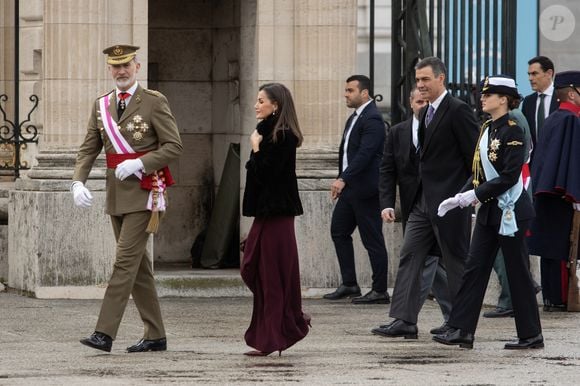 le roi Felipe VI d'Espagne, la reine Letizia, La princesse Leonor d'Espagne - La famille royale d'Espagne assiste au défilé Military Easter au palais royal à Madrid le 6 janvier 2025. Europa Press / Bestimage
