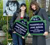 Une passerelle du canal Saint-Martin a été rebaptisée à son nom lors d’une cérémonie spéciale.

Lou Doillon et Charlotte Gainsbourg lors de l'inauguration de la passerelle Jane Birkin devant les 41-43 quai de Valmy à Paris le 13 décembre 2025.

© Cyril Moreau / Bestimage