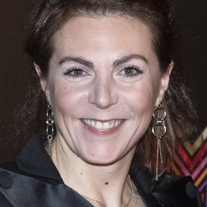 "J'ai passé un Noël dans une prison au Qatar. Là-bas on se fait arrêter plus facilement qu'en France quand même. Il suffit de boire un petit peu de vodka ou quoi... du coup c'était Noël et j'étais en prison à Doha", avait-elle révélé.

Anne-Elisabeth Blateau - Photocall du dîner de Gala du Festival Series Mania au Musée des Arts Forains à Paris le 2 décembre 2019. © Pierre Perusseau - Rachid Bellak / Bestimage