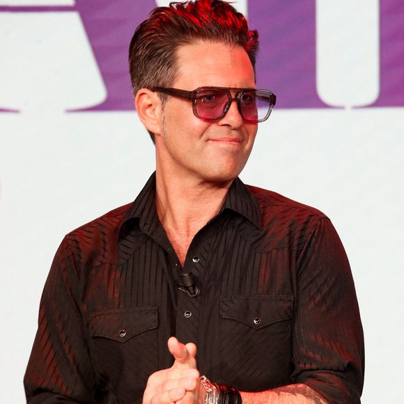 Exclusif - Manu Lanvin lors du backstage de l'enregistrement de l'émission "Famille je vous aime" présentée par M. Drucker et qui sera diffusée le 13 juin 2025 sur France 3, aux Studios rive gauche à Paris, France, le 15 avril 2025. © Clovis-Gaffiot/Bestimage