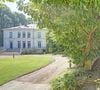 Elle a été vendue pour une sacrée somme
Exclusif - Située à Louveciennes, aux portes de Paris, sur le chemin des impressionnistes, cette belle demeure bourgeoise néo-classique, a été construite au milieu du XIXème siècle, appelée le "Domaine de Voisins", et ayant eu comme illustre propriétaire, Karl Lagerfeld. © Marc Ausset-Lacroix / Bestimage
