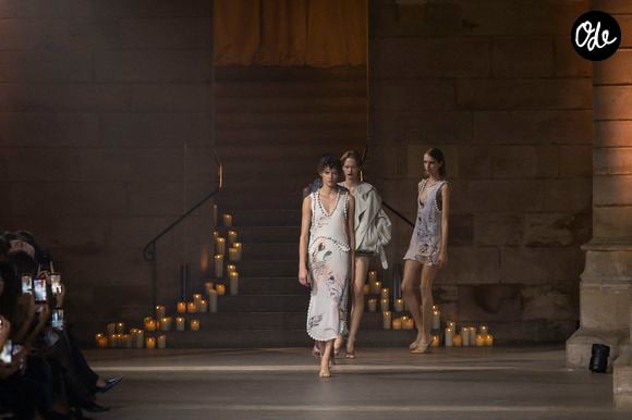 Défilé Victoria Beckham Collection Femme Prêt-à-Porter Printemps/Eté 2027 lors de la Fashion Week de Paris, le 2 octobre 2026. © Bestimage