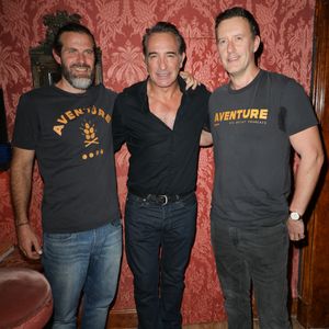 L'acteur a découvert le rye whisky grâce à Bill Murray lors du tournage du film "Monuments Men".

Exclusif - Jean Dujardin lance avec ses amis son premier whisky, "Aventure" distillé à Bordeaux, au bar du restaurant Lapérouse à Paris le 9 octobre 2025.

© Coadic Guirec / Bestimage