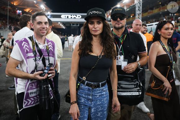 Penelope Cruz à Abu Dhabi, pendant le Grand Prix de Formule 1 au circuit Yas Marina le 8 décembre 2024 à Abu Dhabi. ( © Beata Zawrzel / Zuma Press / Bestimage