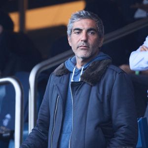 Ary Abittan - Célébrités dans les tribunes du match de Ligue 1 Uber Eats "PSG-Toulouse" (1-3) au Parc des Princes à Paris le 12 mai 2024. © Cyril Moreau/Bestimage