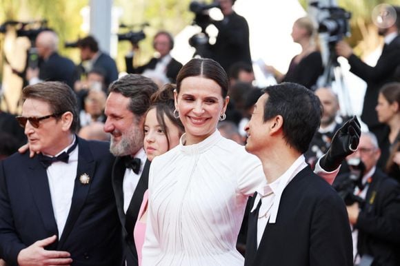 Benoit Magimel, Olivier Delbosc, Bonnie Chagneau-Ravoire, Juliette Binoche, Tran Anh Hung - Montée des marches du film « La passion de Dodin Bouffant » lors du 76ème Festival International du Film de Cannes, au Palais des Festivals à Cannes. Le 24 mai 2023 © Jacovides-Moreau / Bestimage